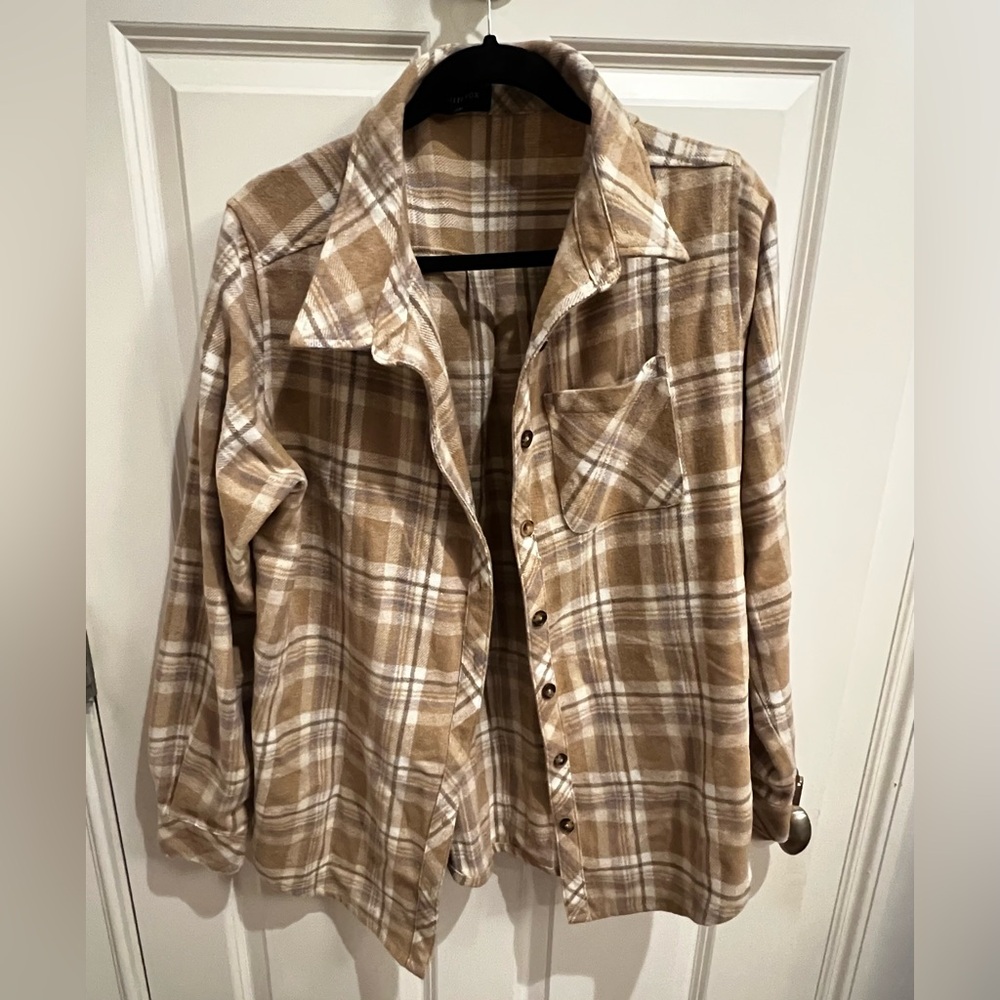 White fox flannel Plaid Button-Up Shirt